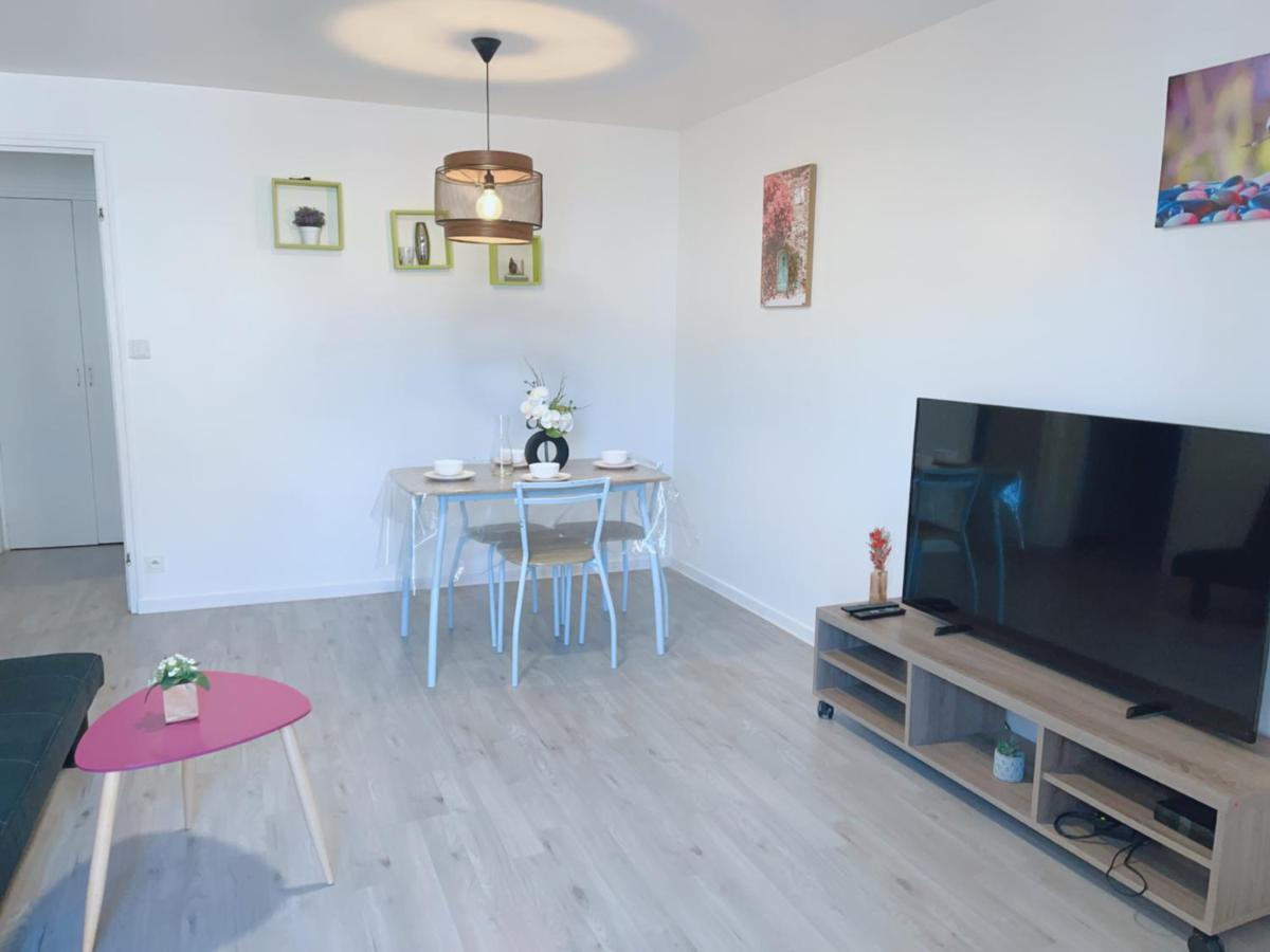 Apt 67M2 Hyper Centre: 2 Chambres, Cuisine Tv Wifi フォントネー・ル・コント エクステリア 写真